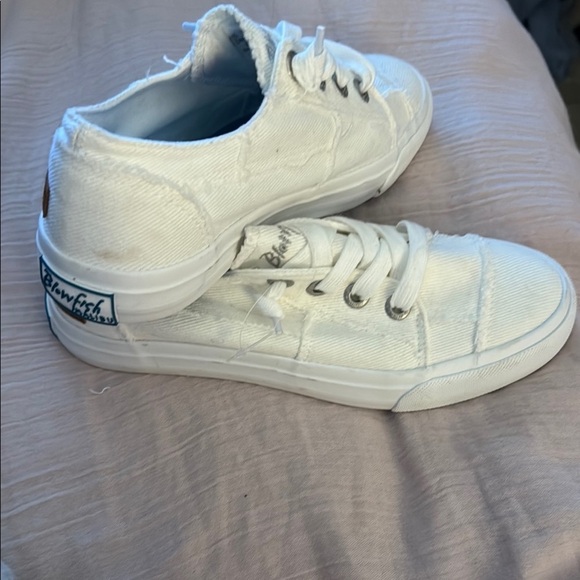 Blowfish Shoes - Blowfish White Low-Top Sneakers with Rubber Toe Cap